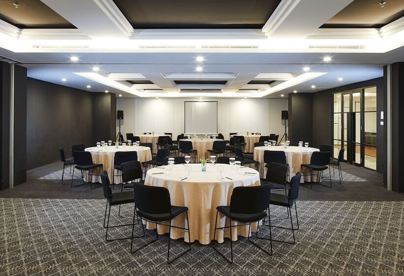 De Braga, Artotel Curated