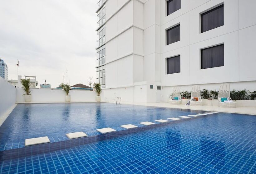 De Braga, Artotel Curated