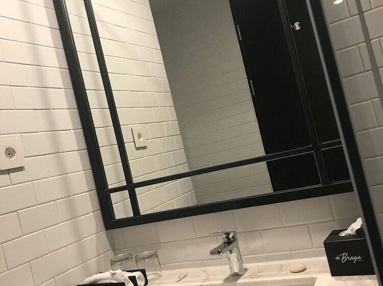 De Braga, Artotel Curated