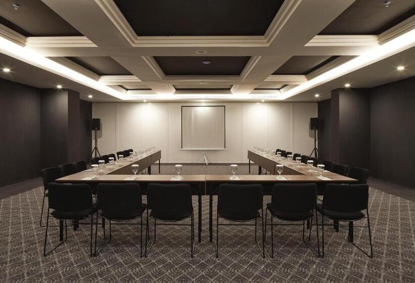 De Braga, Artotel Curated