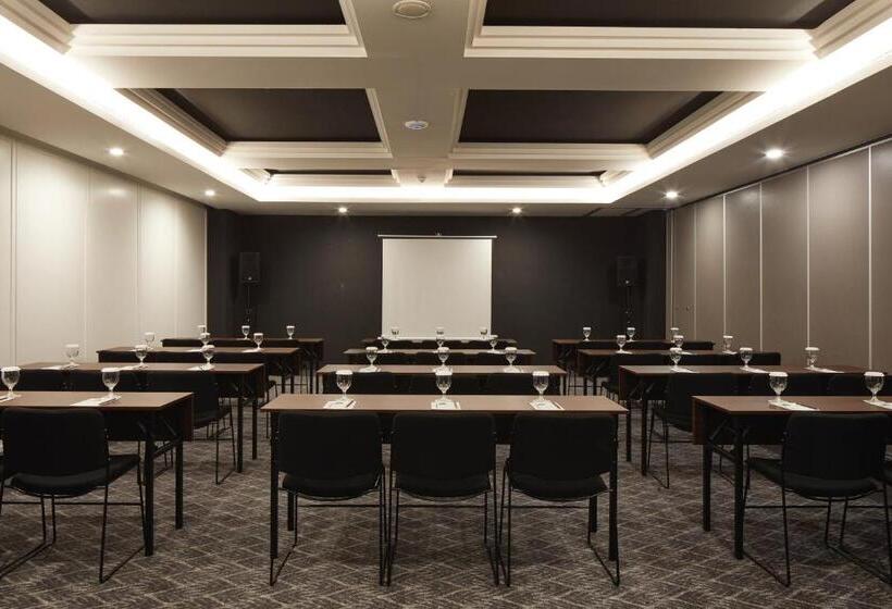 De Braga, Artotel Curated