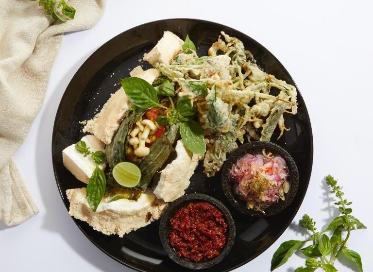 De Braga, Artotel Curated