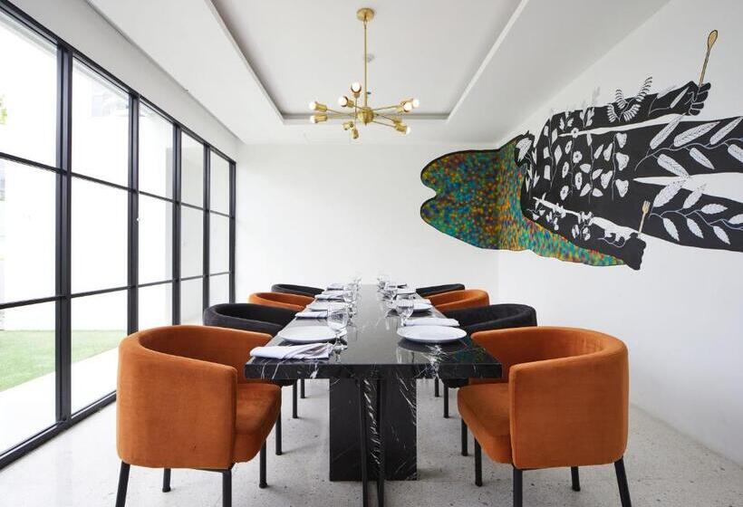 De Braga, Artotel Curated