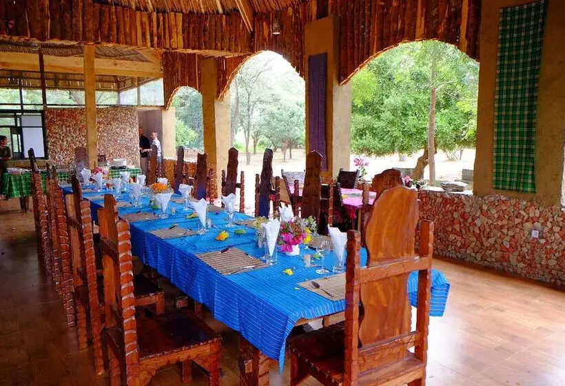 هتل Emerald Lodge Turmi