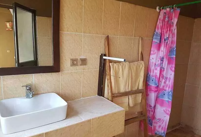 هتل Emerald Lodge Turmi