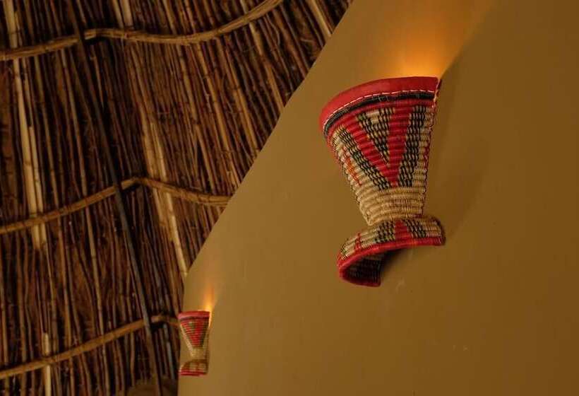 هتل Emerald Lodge Turmi