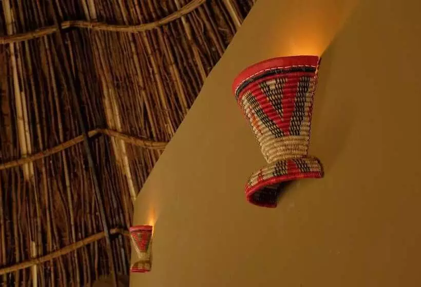 هتل Emerald Lodge Turmi