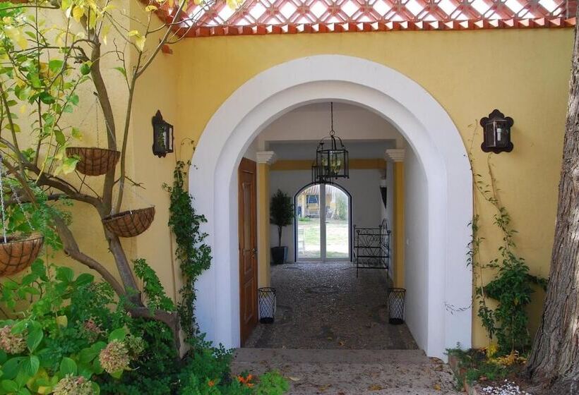 هتل Quinta De Coalhos Th