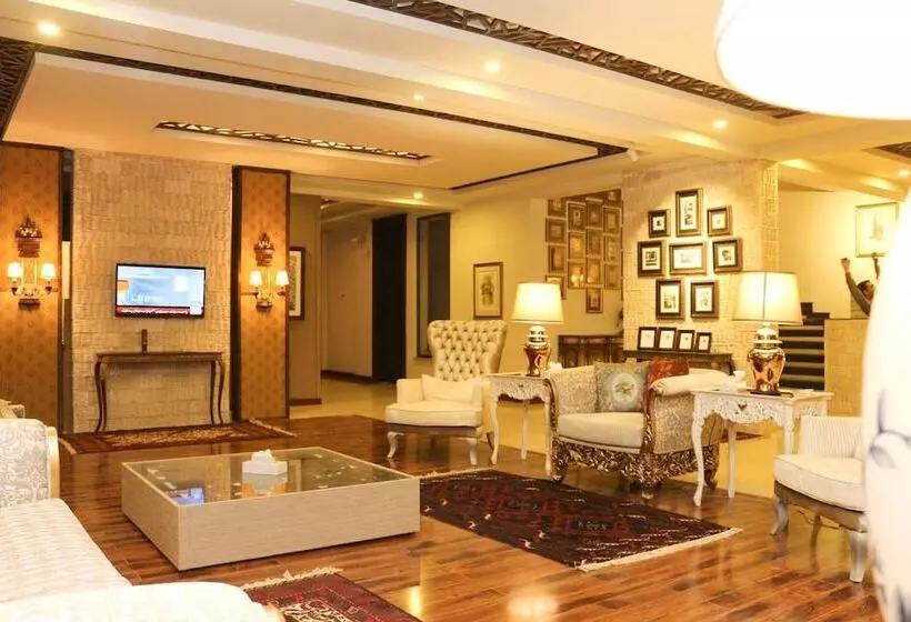 هتل Shelton Rezidor Swat