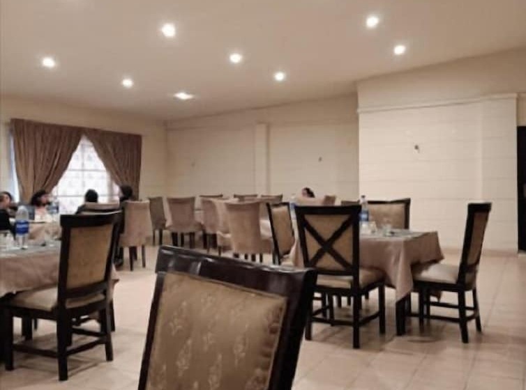 Hotel Shelton Rezidor Swat