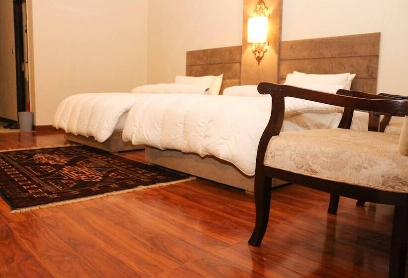 Hotel Shelton Rezidor Swat