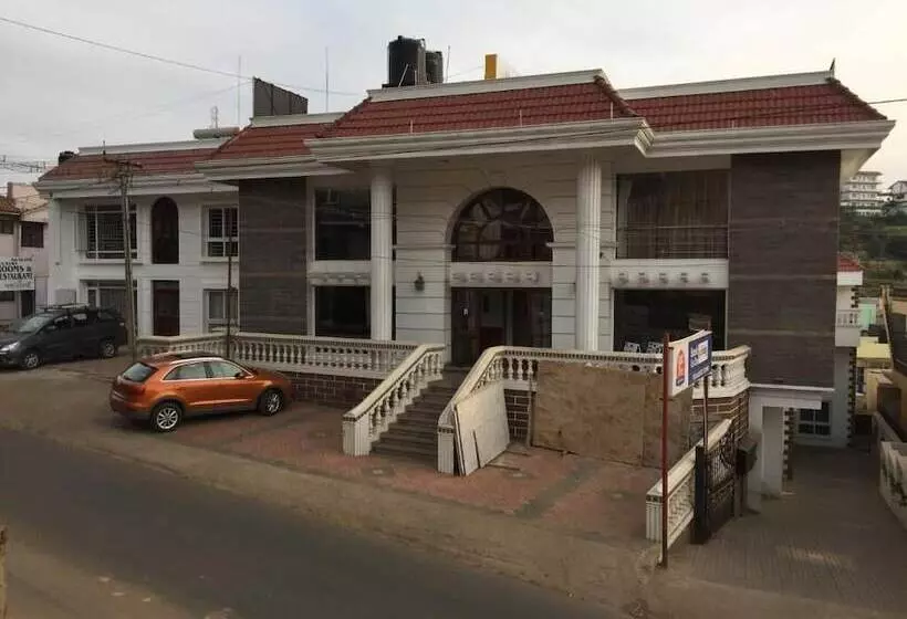 Hotelli The Majestic Crown