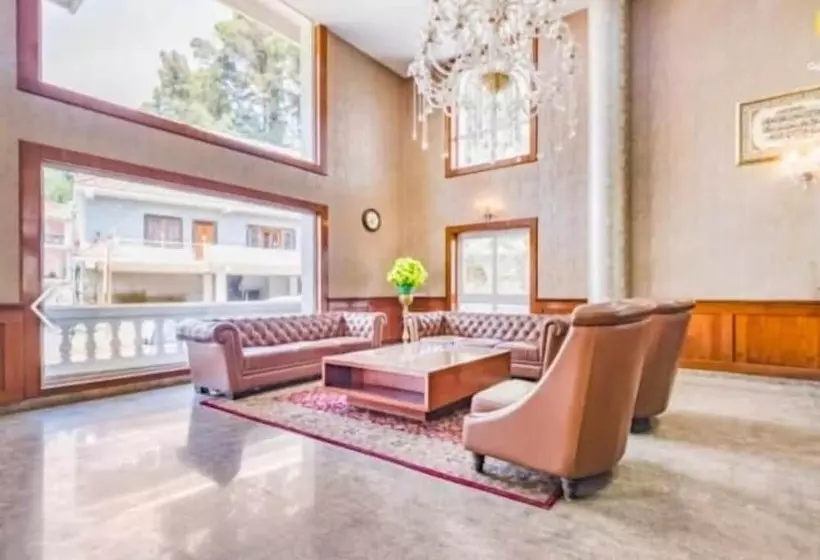 Hotelli The Majestic Crown