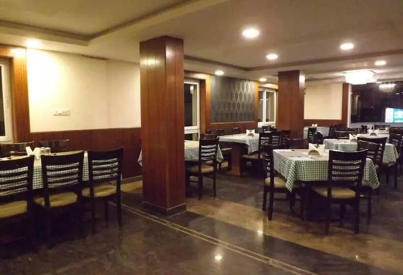 Hotelli The Majestic Crown