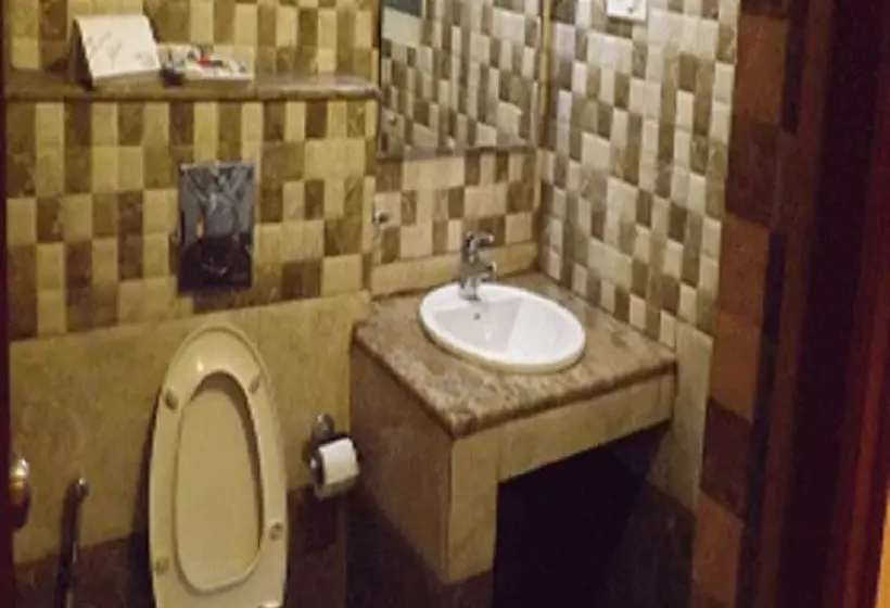 Hotelli The Majestic Crown