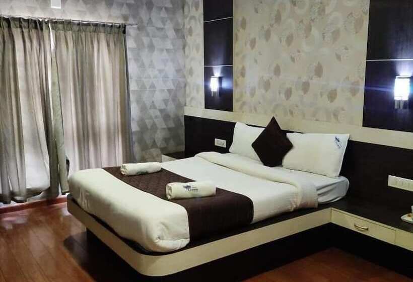 בית מלון כפרי The Majestic Crown