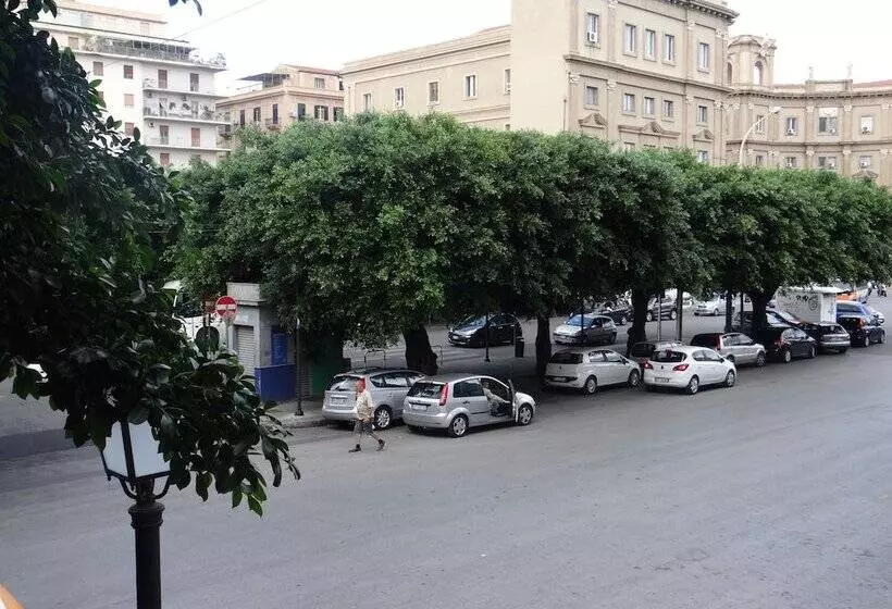 Aamiaismajoitus (B&B) Monte Palace Palermo