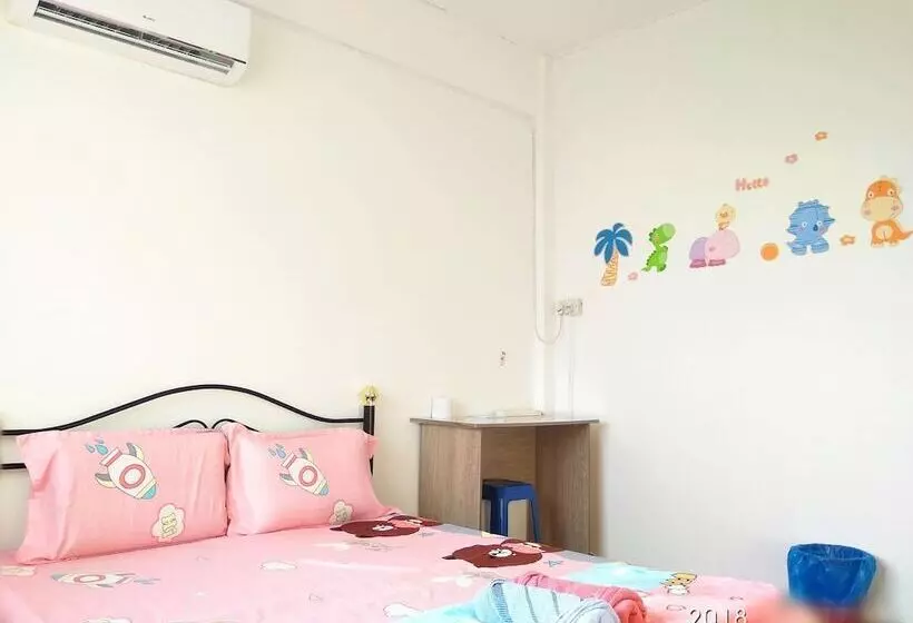 H Homestay Semi D 1000mbps Wifi, Astro & Private Parking