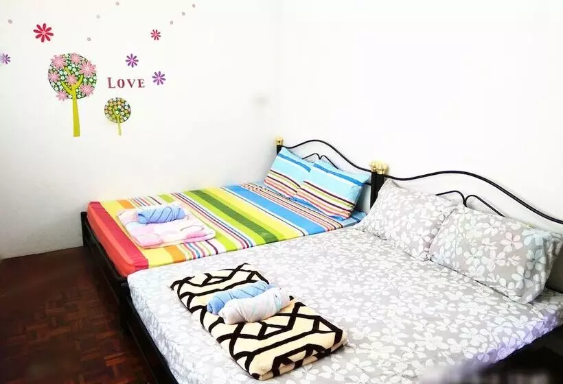H Homestay Semi D 1000mbps Wifi, Astro & Private Parking