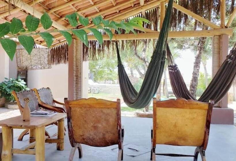 בית מלון כפרי Jeri Sea Inn