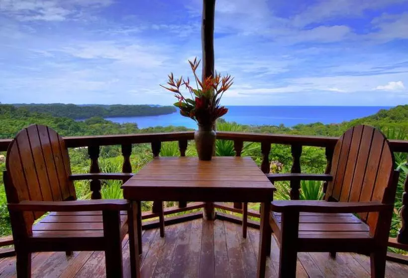 هتل Palau Carolines Resort