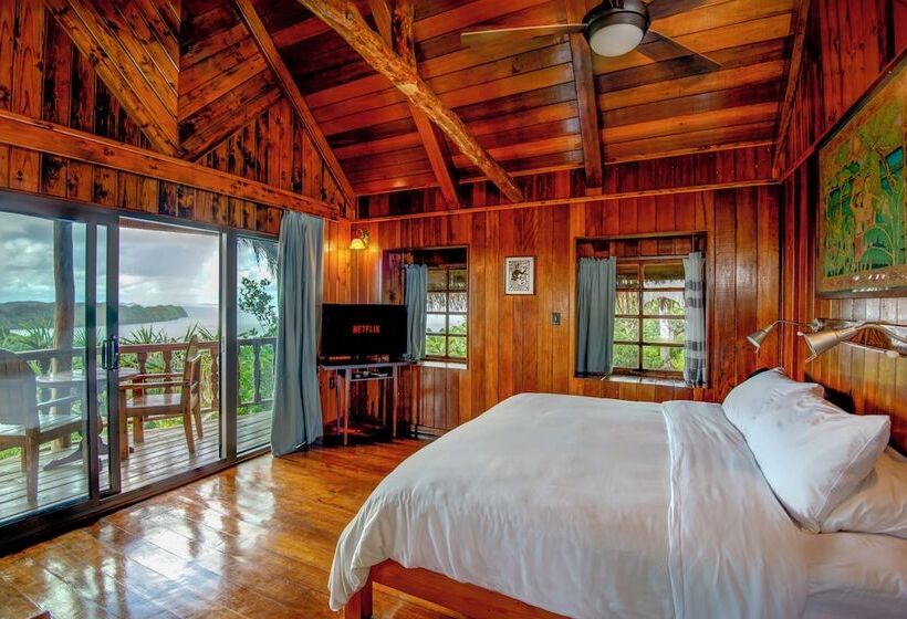 هتل Palau Carolines Resort