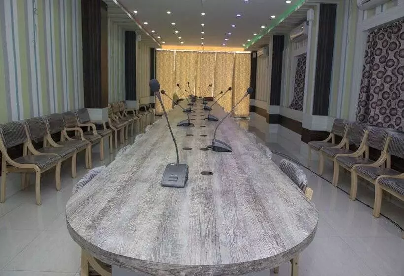 ホテル Tazz Odisha