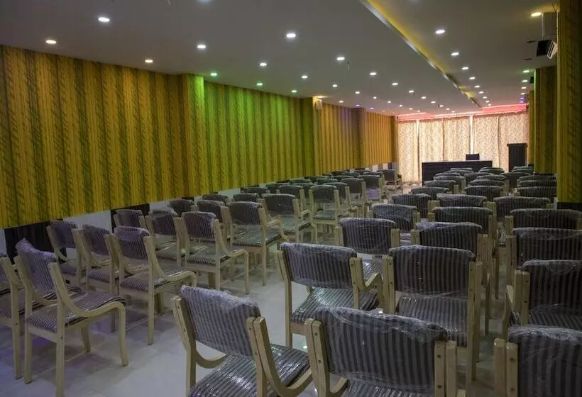 ホテル Tazz Odisha