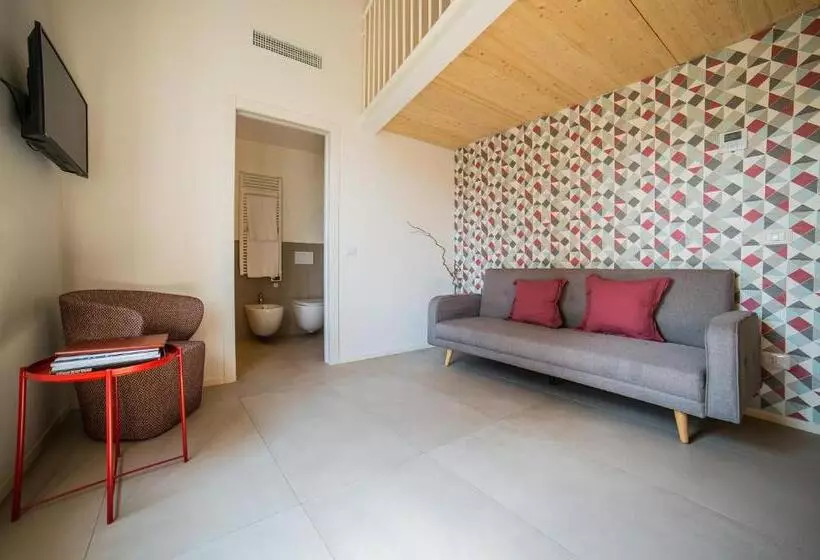 Le Stanze Del Lago Suites & Pool