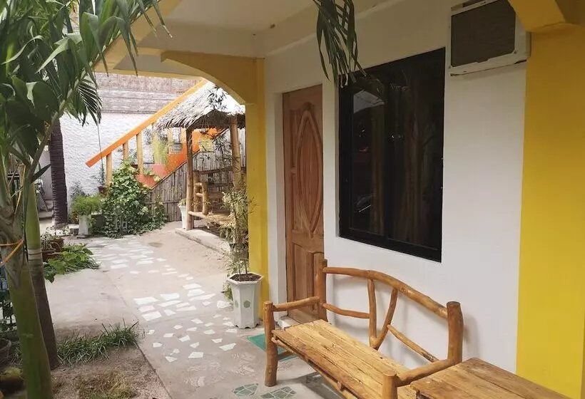 Majatalo Guanna's Place Room And Resto Bar