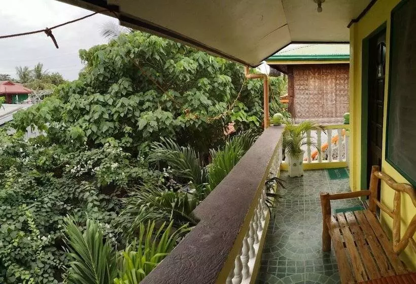 Majatalo Guanna's Place Room And Resto Bar