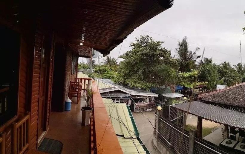 Majatalo Guanna's Place Room And Resto Bar