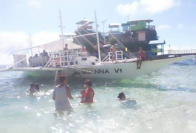 ペンション Guanna's Place Room And Resto Bar