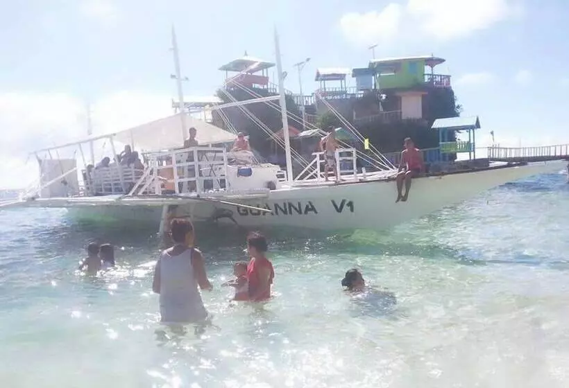 Majatalo Guanna's Place Room And Resto Bar