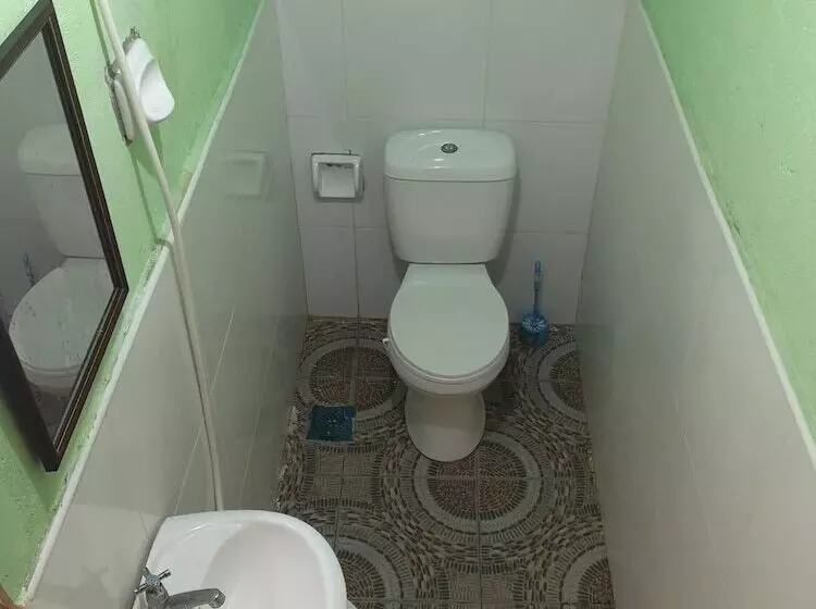 Majatalo Guanna's Place Room And Resto Bar