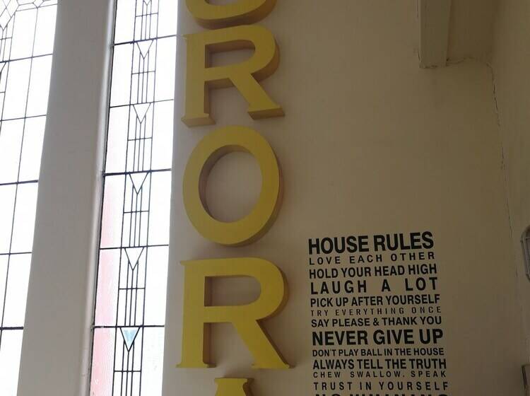 فندق صغير Aurora Backpackers