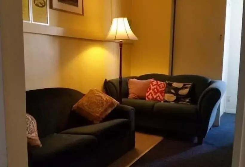 ユースホステル Aurora Backpackers