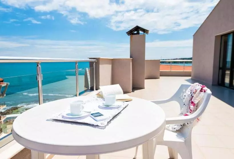 Amon Ra Hotel Family