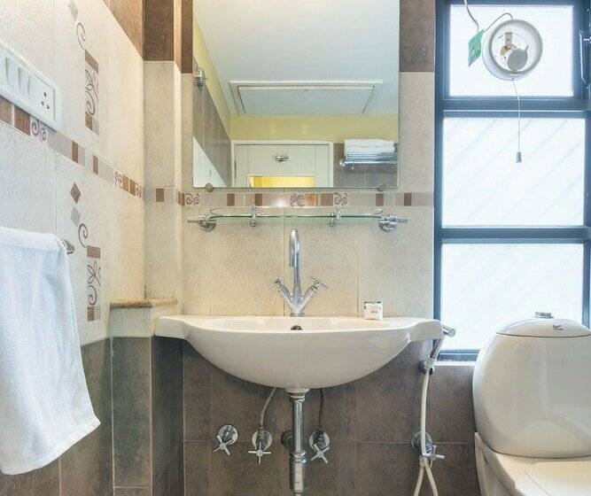 هتل Compact Villa Lavelle