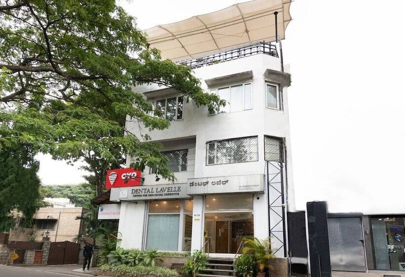 هتل Compact Villa Lavelle