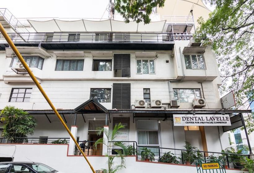 هتل Compact Villa Lavelle