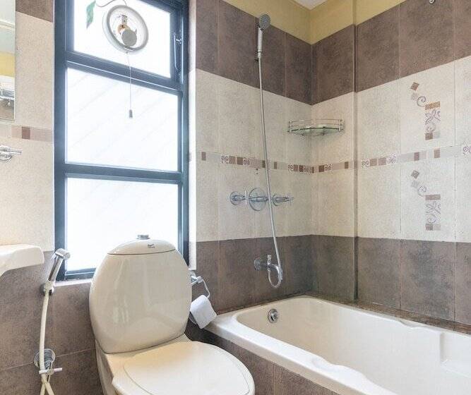 هتل Compact Villa Lavelle