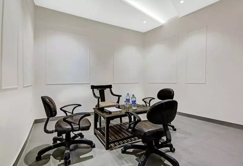 Itsy Hotels Amrita Raghunath Bazaar Jammu