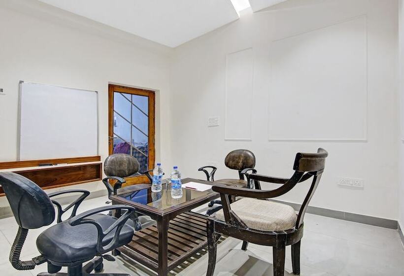 Itsy Hotels Amrita Raghunath Bazaar Jammu