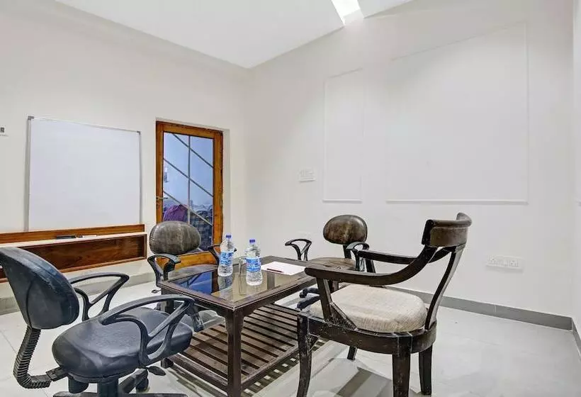 Itsy Hotels Amrita Raghunath Bazaar Jammu