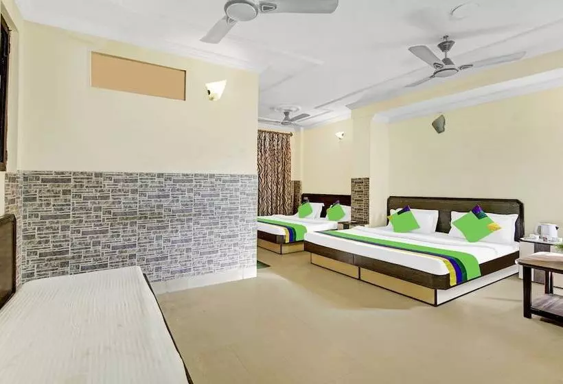 Itsy Hotels Amrita Raghunath Bazaar Jammu