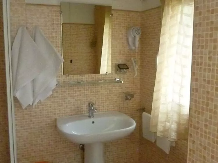 هتل Pensione Romeo