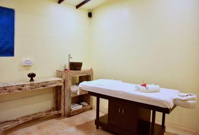 Hotel Room Maangta 320 Morjim Goa