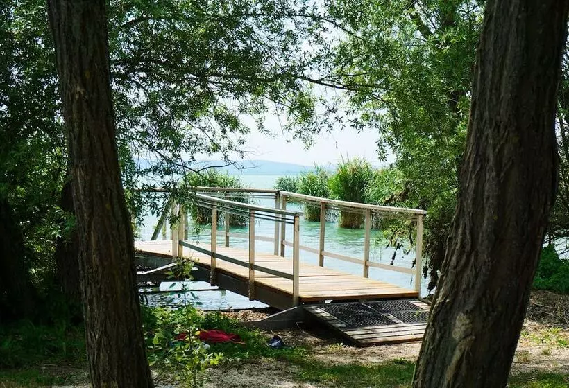 Hotelli Tihany Yacht Club