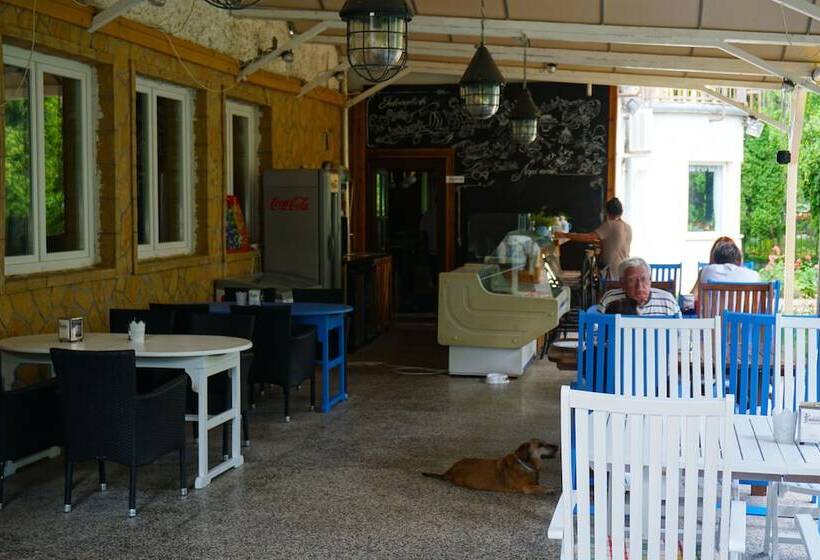 酒店 Tihany Yacht Club